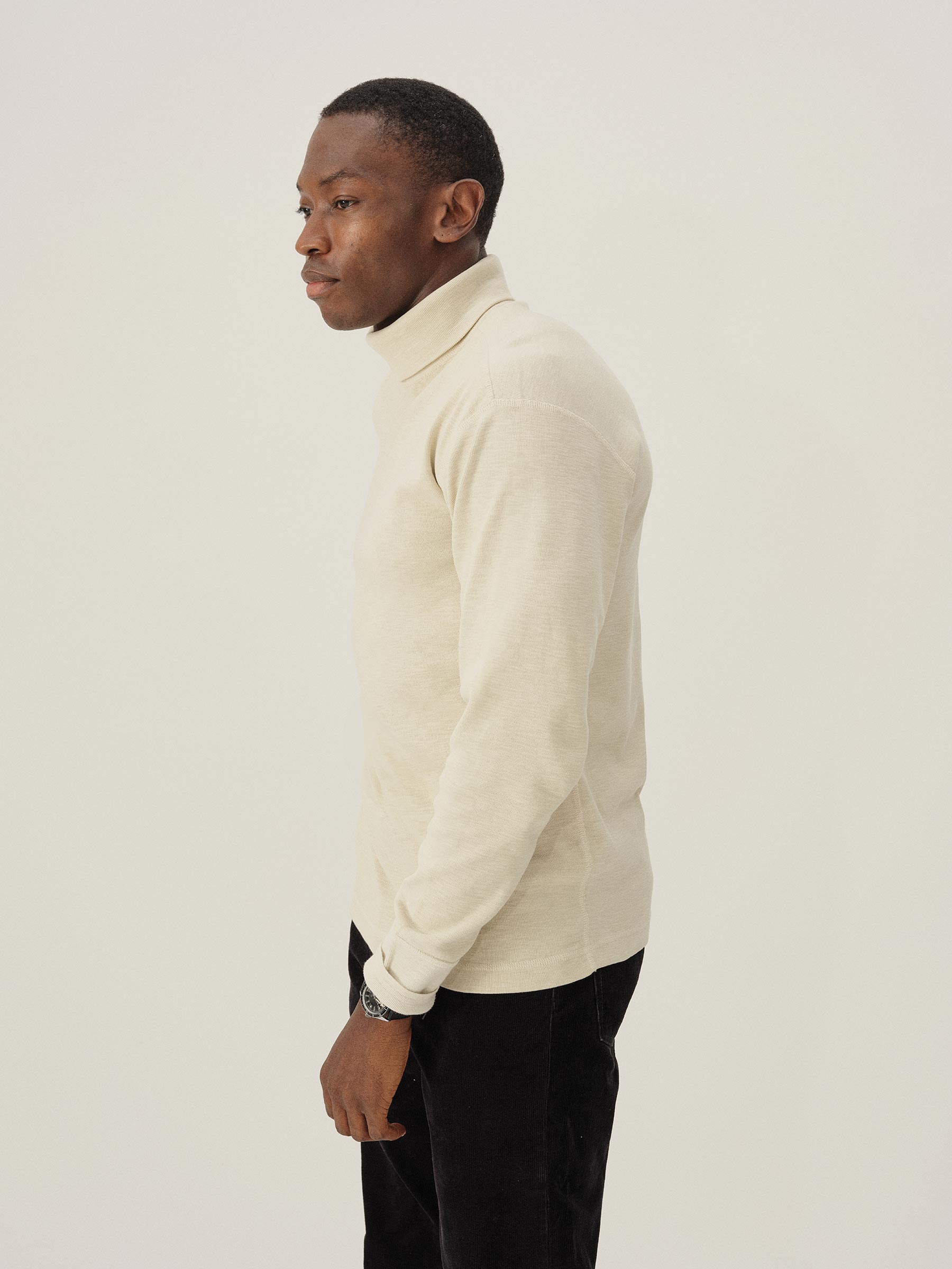 Worn White Sidewinder Rib Turtleneck - Image 4