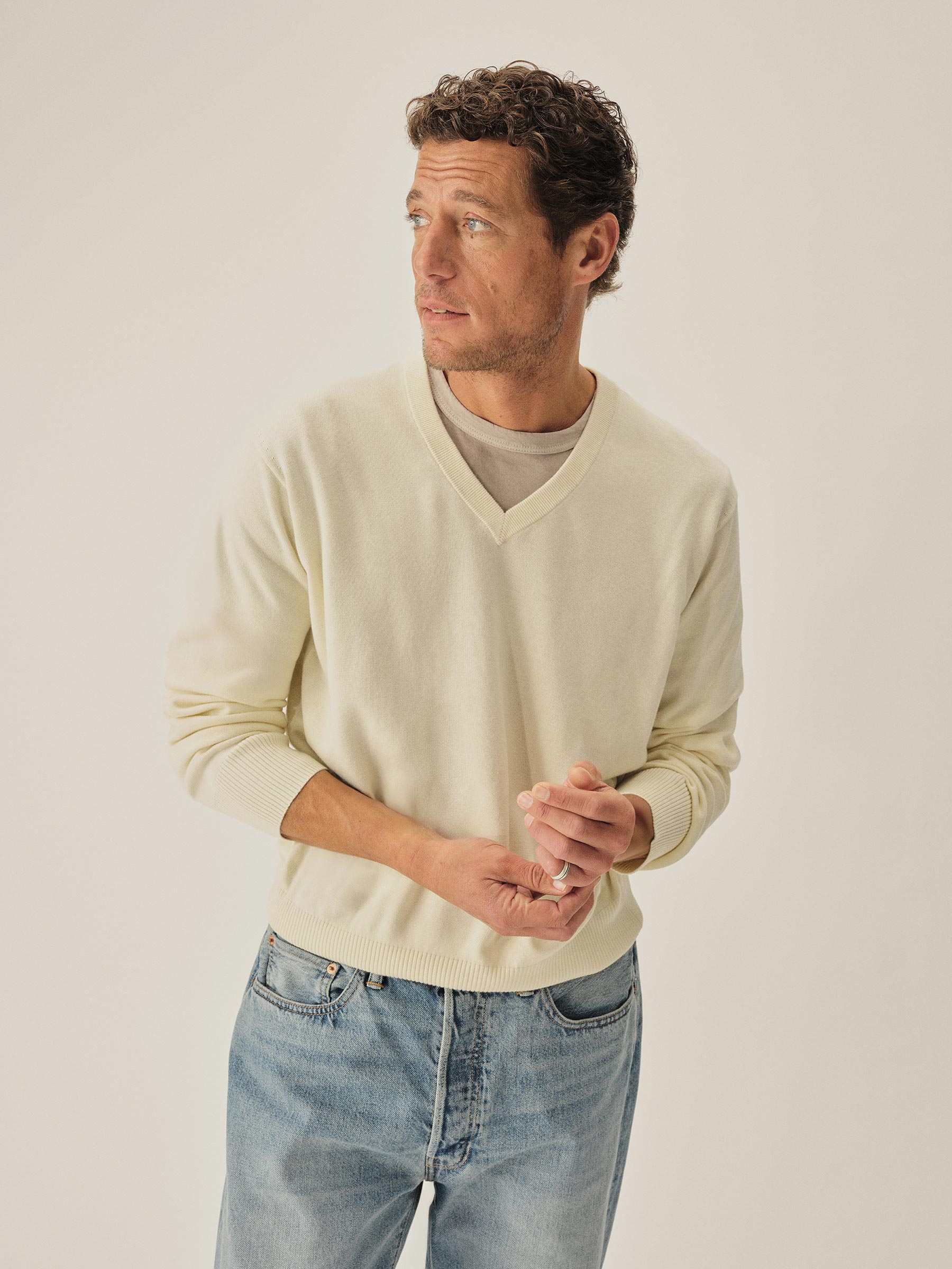 Natural Como Cashmere V-Neck - Image 3