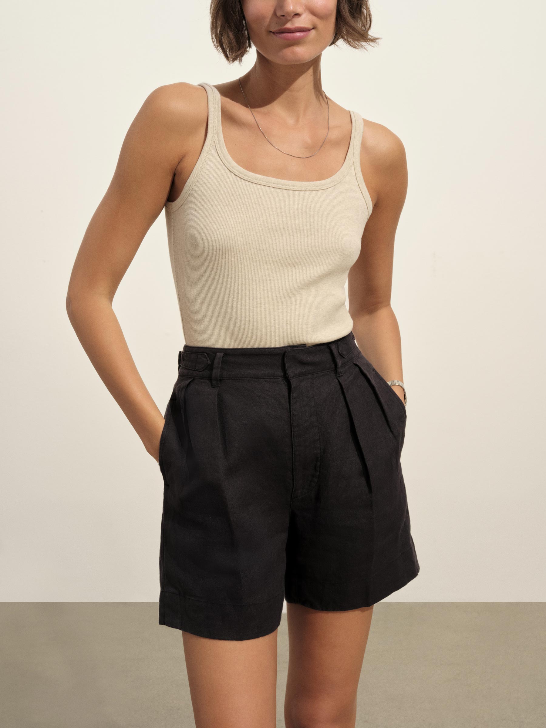 Black Riviera Linen Pleated Short - Image 4