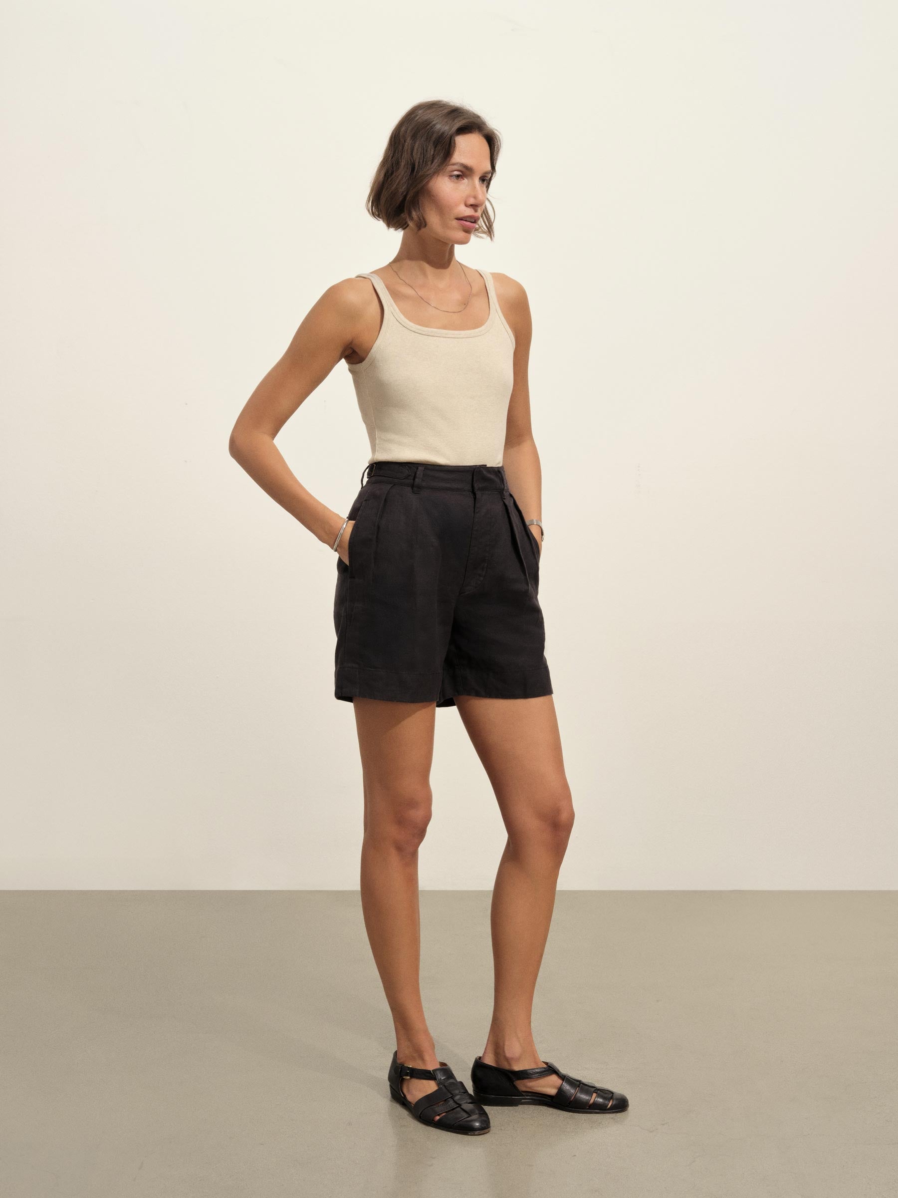 Black Riviera Linen Pleated Short - Image 5